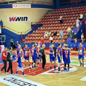 Полуфинале Купа БиХ: Градоначелник присуствовао рукометној утакмици између „Борца“ и „Грачанице“ Полуфинале Купа БиХ: Градоначелник присуствовао рукометној утакмици између „Борца“ и „Грачанице“