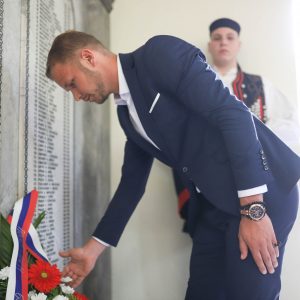 Одата почаст херојима: Градоначелник присуствовао парастосу у МЗ Кочићев вијенац