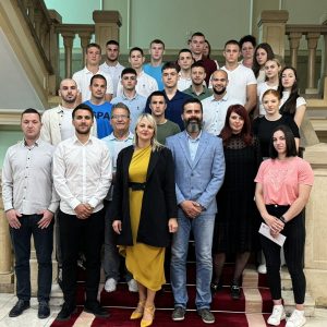 Подршка Града: Уручена рјешења о стипендирању спортистима