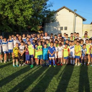 Градоначелник посјетио ФК „Омладинац“ Градоначелник посјетио ФК „Омладинац“