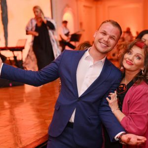 Градоначелник честитао Ружици Чавић побједу у такмичењу „Никад није касно“ Градоначелник честитао Ружици Чавић побједу у такмичењу „Никад није касно“