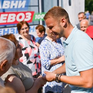 Подјела се наставља: Уручено преко 1.000 нових картица за бесплатан јавни превоз за пензионере