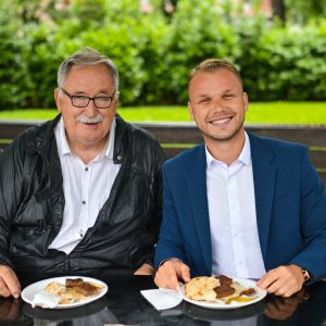 Традиција: Градоначелник посјетио „Ћевап фест“ Традиција: Градоначелник посјетио „Ћевап фест“