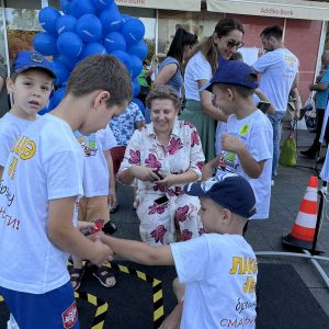 Град Бања Лука подржао превентивну кампању „Лако је брзину смањити“, активностима на Тргу Крајине присуствовала и савјетница Шукало