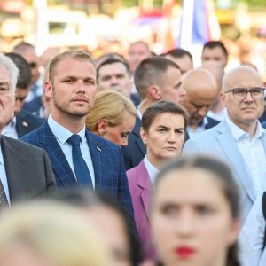 Сачувати нашу вјеру, грб и независности: Градоначелник присуствовао Свесрпском сабору у Београду