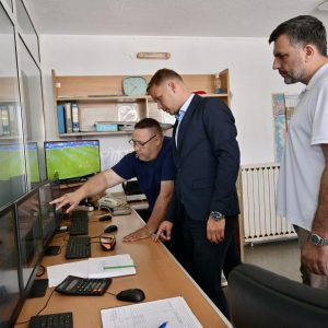 Градоначелник обишао Фабрику воде: Преко 96 одсто становника има уредно водоснабдијевање, у току дана и ноћи очекујемо стабилизацију и за оних 4 одсто