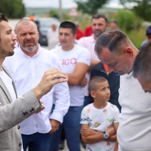 Представници Града са мјештанима Стричића, градски менаџер поручио: Перманентно радимо на рјешавању питања водоснабдијевања и саобраћајница на Мањачи