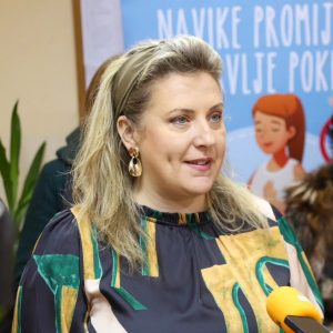 Kампања за лакшу и здравију ђачку торбу: Савјетница Шукало покренула акцију „Школа без терета“