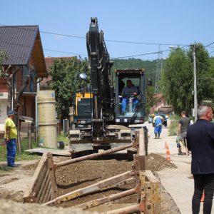 Због извођења радова на реконструкцији саобраћајнице: Измјена у режиму одвијања саобраћаја у Улици Петра Великог