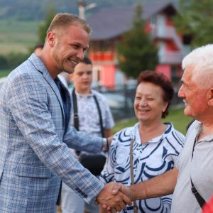 Зеленци добили расвјету, мјештане обишао и градоначелник