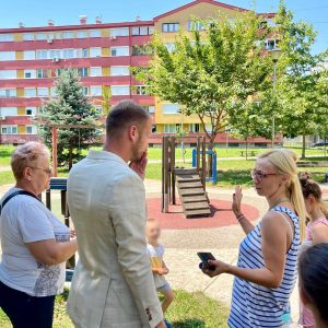 Градоначелник са мјештанима Борика: Потпуно ћемо уредити игралиште којем је потребна санација Градоначелник са мјештанима Борика: Потпуно ћемо уредити игралиште којем је потребна санација