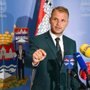 Због неусвајања дневног реда, закључена сједница Скупштине Града, градоначелник: Неодговорно понашање, на ове тачке чекало је више од 30.000 наших грађана