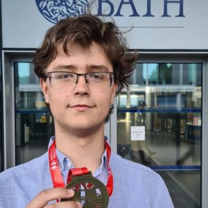 Градоначелник честитао Андреју Крчмару на освојеној златној медаљи на Међународној математичкој олимпијади у Великој Британији Градоначелник честитао Андреју Крчмару на освојеној златној медаљи на Међународној математичкој олимпијади у Великој Британији