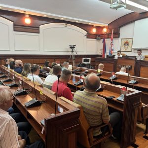 О водоснабдијевању: Градски менаџер и представници Града на састанку са представницима мјесних заједница О водоснабдијевању: Градски менаџер и представници Града на састанку са представницима мјесних заједница