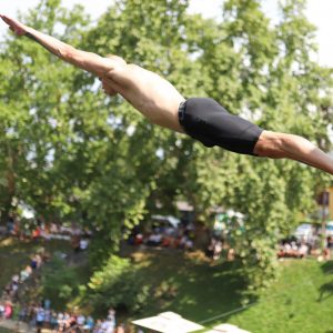 Ljeto na Vrbasu: Igoru Arseniću peta titula za najljepšu „Banjalučku lastu“, čestitao mu i gradonačelnik