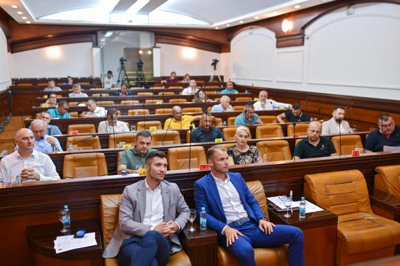 Почела ванредна сједница Скупштине Града, у току расправа о дневном реду Почела ванредна сједница Скупштине Града, у току расправа о дневном реду