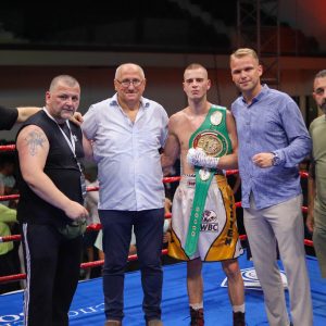 Banja Luka domaćin borilačke revije: Banjalučanin Tomislav Vukomanović profesionalni prvak svijeta, čestitao i gradonačelnik Banja Luka domaćin borilačke revije: Banjalučanin Tomislav Vukomanović profesionalni prvak svijeta, čestitao i gradonačelnik