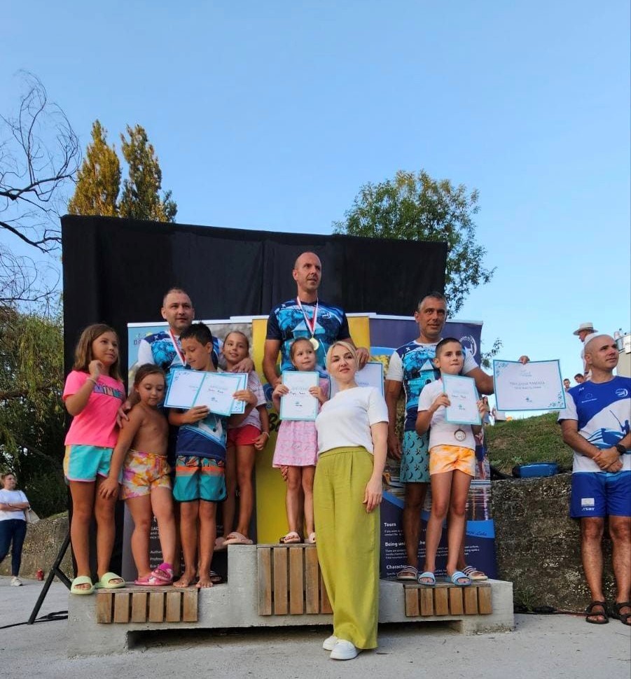  Фото: Дајак клуб 