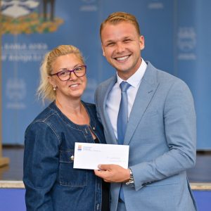 Градоначелник уручио уговоре за суфинансирање културног стваралаштва и за омладинске организације