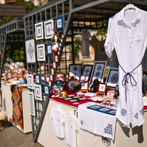 До недјеље: Почео сајам старих и умјетничких заната и домаће радиности у Парку „Петар Кочић“