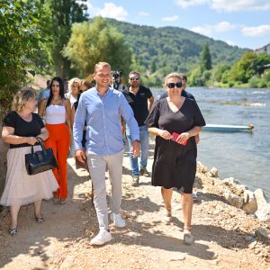 Градоначелник обишао радове: Шеталиште од Зеленог моста до некадашњег ресторана „Алибаба“ ускоро на располагању суграђанима и посјетиоцима