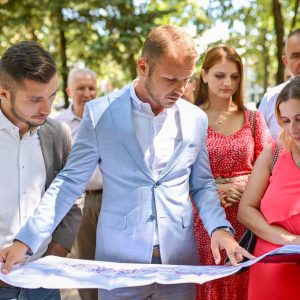 Парк и музеј на отвореном: Градоначелник обишао радове на изградњи „Ћириличног парка“ Парк и музеј на отвореном: Градоначелник обишао радове на изградњи „Ћириличног парка“