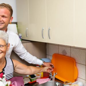 Рацуне коначно добиле воду, градоначелник уручио и ваучере за бесплатне водоводне прикључке