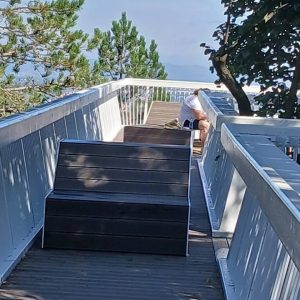 За сваку осуду: Новоизграђени видиковац на Бањ брду на мети вандала