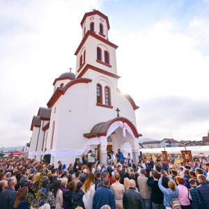 Градоначелник присуствовао освећењу Храма рођења Пресвете Богородице и темеља парохијске сале у Дервишима