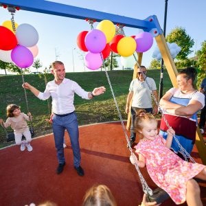 Ново мјесто за игру најмлађих: Траписти добили дјечије игралиште у оквиру нове зелене оазе Ново мјесто за игру најмлађих: Траписти добили дјечије игралиште у оквиру нове зелене оазе