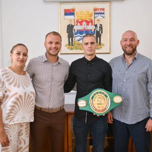 Градоначелник уприличио пријем за младог спортисту: И даље снажна подршка за Томислава Вукомановића Градоначелник уприличио пријем за младог спортисту: И даље снажна подршка за Томислава Вукомановића