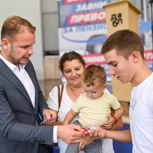 Четврту годину заредом: Бесплатне мјесечне карте за јавни превоз дјеци из вишечланих породица Четврту годину заредом: Бесплатне мјесечне карте за јавни превоз дјеци из вишечланих породица