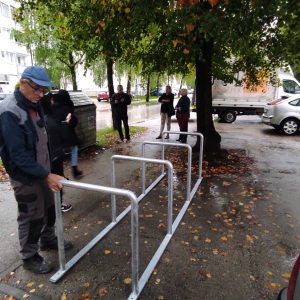 У току монтажа: Град поклонио паркинге за бицикле за 15 заједница етажних власника У току монтажа: Град поклонио паркинге за бицикле за 15 заједница етажних власника