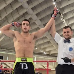 Фантастичан успјех бањалучког кикбоксера: Градоначелник честитао Стефану Добријевићу на освојеној медаљи на Европском првенству у Атини Фантастичан успјех бањалучког кикбоксера: Градоначелник честитао Стефану Добријевићу на освојеној медаљи на Европском првенству у Атини