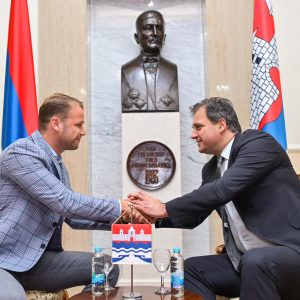 Gradonačelnik se sastao sa Govedaricom: Banja Luka i Gacko će sarađivati Gradonačelnik se sastao sa Govedaricom: Banja Luka i Gacko će sarađivati