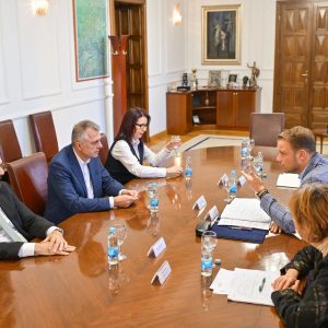 Radne konsultacije, gradonačelnik: Pokret „Svojim putem – Igor Radojičić“ izrazio spremnost da kroz konstruktivan rad doprinese razvoju grada Radne konsultacije, gradonačelnik: Pokret „Svojim putem – Igor Radojičić“ izrazio spremnost da kroz konstruktivan rad doprinese razvoju grada