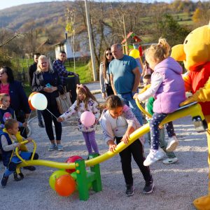 Малишани у Колима добили прво дјечије игралиште