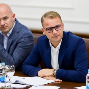 Gradonačelnik: Pojačane kontrole i novčane kazne za one koji ne poštuju Grad i ugovorene obaveze, naređeno i čišćenje bujičnih potoka