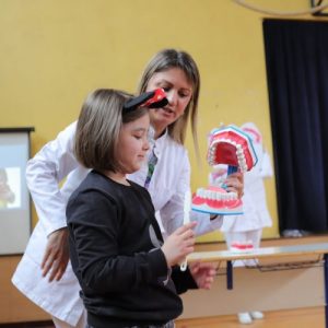 Дом здравља: Проширење мреже школских стоматолошких амбуланти даје одличне резултате Дом здравља: Проширење мреже школских стоматолошких амбуланти даје одличне резултате