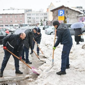 Због уклањања снијега: Молба суграђанима да данас од 17.00 часова не паркирају на одређеним паркинзима Због уклањања снијега: Молба суграђанима да данас од 17.00 часова не паркирају на одређеним паркинзима