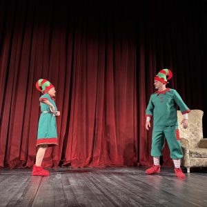 Представници Града присуствовали подјели пакетића за унуке погинулих бораца Представници Града присуствовали подјели пакетића за унуке погинулих бораца