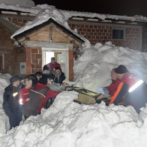 Више од 15 градских екипа на угроженим подручјима, депортовано више од пет животно угрожених пацијената Више од 15 градских екипа на угроженим подручјима, депортовано више од пет животно угрожених пацијената