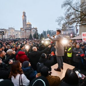 Повуците спорни закон: Порука је упућена са синоћњег скупа, данас окупљање испред Народне скупштине Репуплике Српске