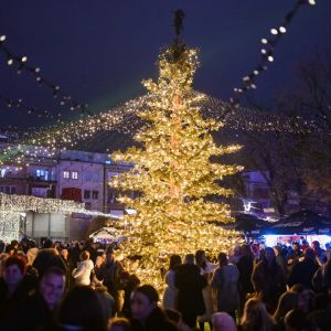 Vikend u „Zimzobalu“: Kreativne radionice i škola klizanja za najmlađe, muzički nastupi u večernjim časovima Vikend u „Zimzobalu“: Kreativne radionice i škola klizanja za najmlađe, muzički nastupi u večernjim časovima