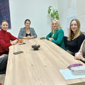 Потписан споразум између Дома здравља и Академије умјетности: Унапређење заједнице кроз креативну и едукативну сарадњу