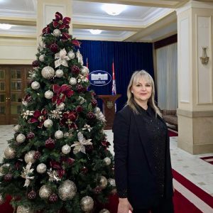 Савјетница Савић -Бањац: Све је спремно за дочек Нове године, Бањалучане и све туристе очекује незаборавно вече у нашем граду Савјетница Савић -Бањац: Све је спремно за дочек Нове године, Бањалучане и све туристе очекује незаборавно вече у нашем граду