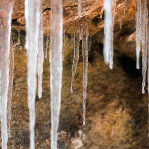 Апел грађанима: Додатни опрез због леденица Апел грађанима: Додатни опрез због леденица
