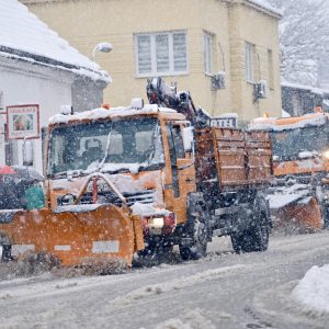 Зимска служба и даље на терену у пуном капацитету: Тренутно ангажовано преко 50 возила Зимска служба и даље на терену у пуном капацитету: Тренутно ангажовано преко 50 возила