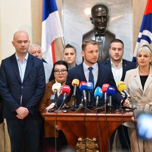 Градоначелник: Уколико нам узму надлежност, одговорићемо највећом политичком и правном борбом Градоначелник: Уколико нам узму надлежност, одговорићемо највећом политичком и правном борбом