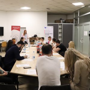 „Дијалог са младима“, присуствовали и представници Градске управе